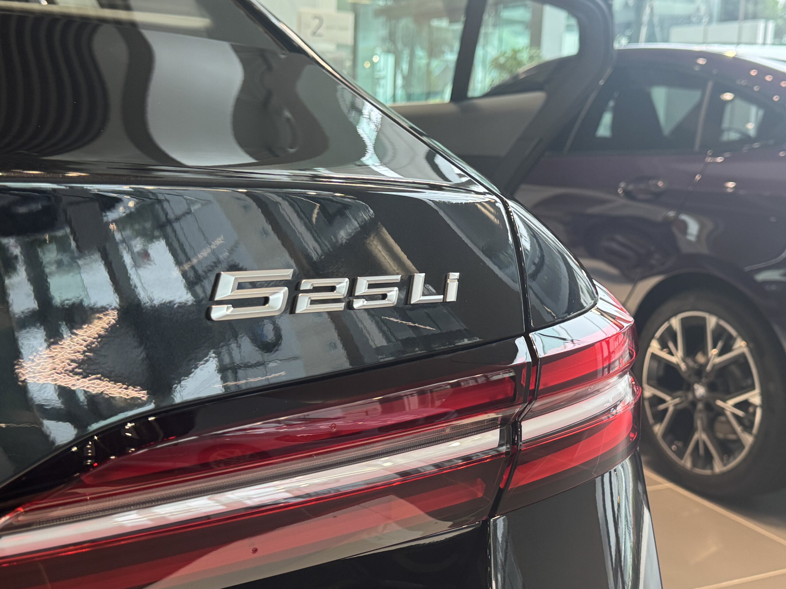 NEW】BMW 525Li Exclusive M Sport≪展示中≫from品川